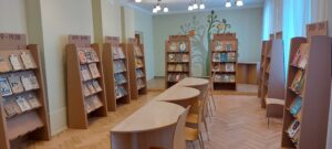 Izstāde “100+ grāmatas bērniem” Alūksnes novada bibliotēkā