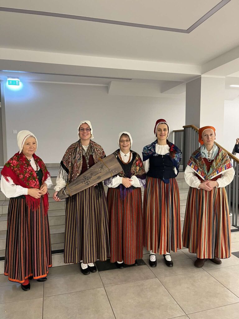 Lībiešu dziesmu un kultūras pēcpusdiena kopā ar ansambli “Līvlist”