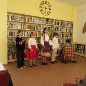 Ukraiņu bērni no “Pasaku viesistabas” Rīgas Centrālajā bibliotēkā
