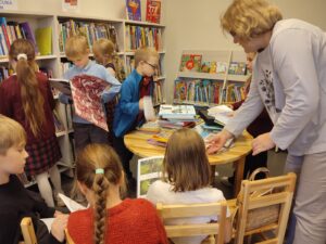 Sveicināta, kaimiņu bibliotēka!