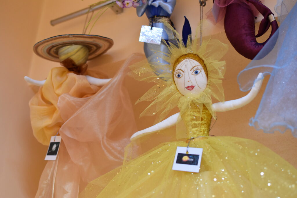 Ņinas Čistjakovas leļļu izstāde “Lelles un zodiaka zīmes”