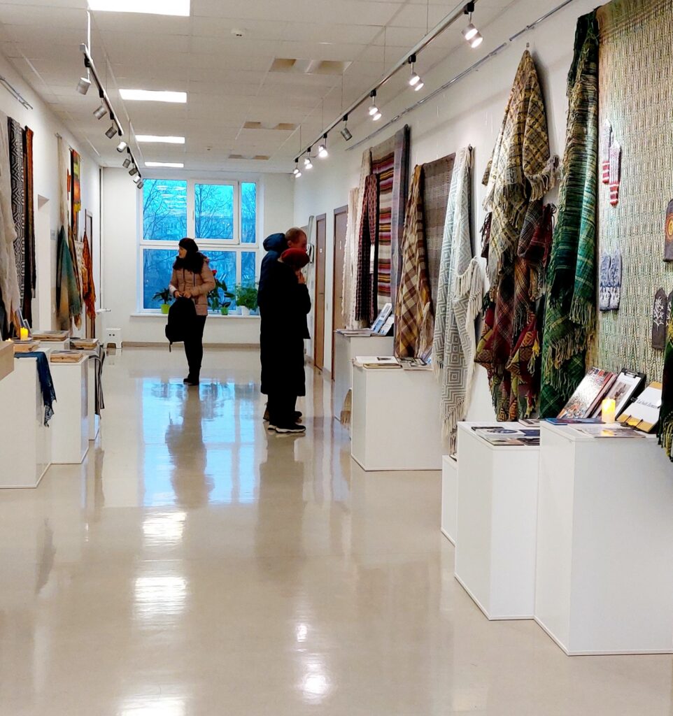 Izstāde “Siltums” Daugavā