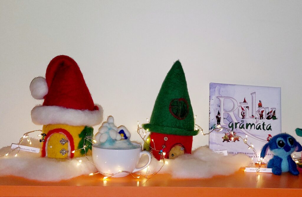 Rūķu mājiņas – vilnas fantāziju izstāde