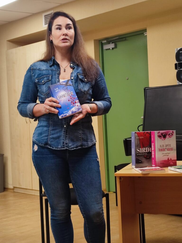 Rakstniece ar žurnālistes bagāžu – Ilze Upīte