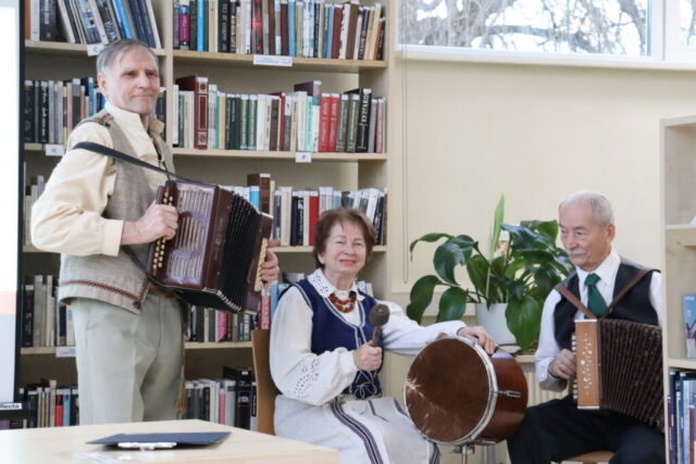 Pasākumā skanēja Rīgas Lietuviešu biedrības ansambļa spēlētā mūzika