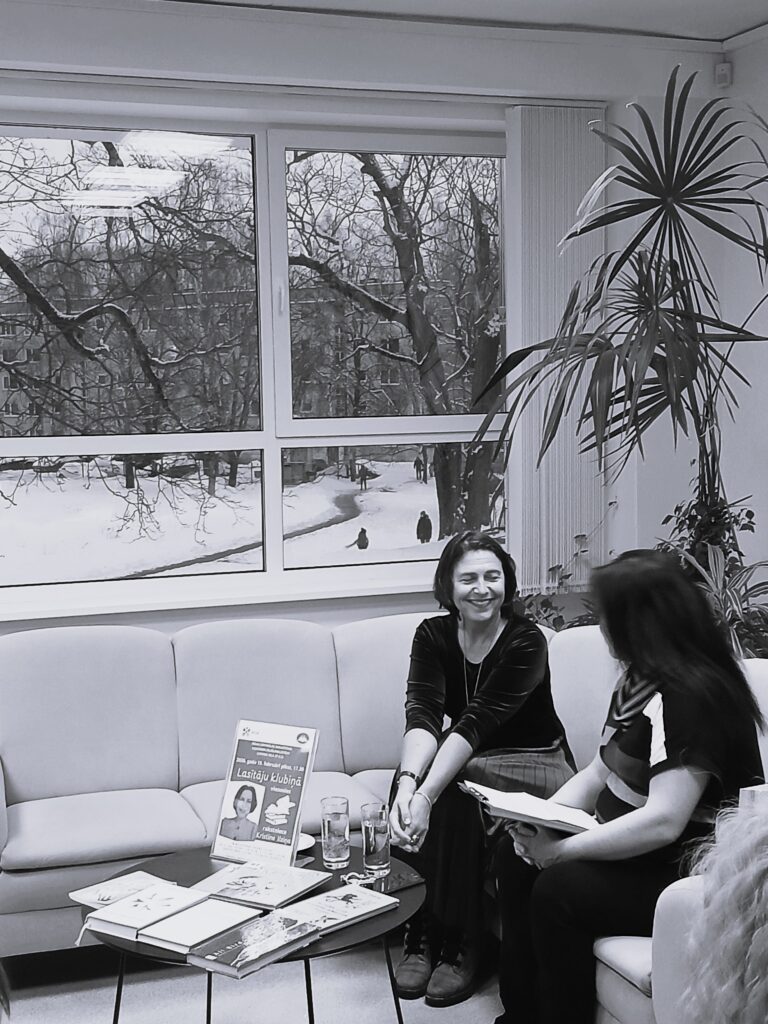 Iļģuciemā viesojās rakstniece Kristīne Ilziņa