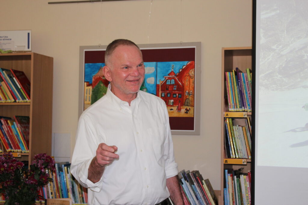 Tikšanās ar ceļotāju Juri Ulmani