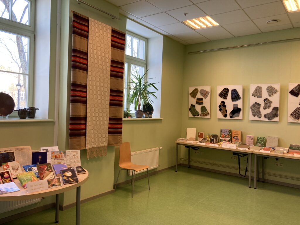 Lietišķās mākslas izstāde “No Iļģuciema”