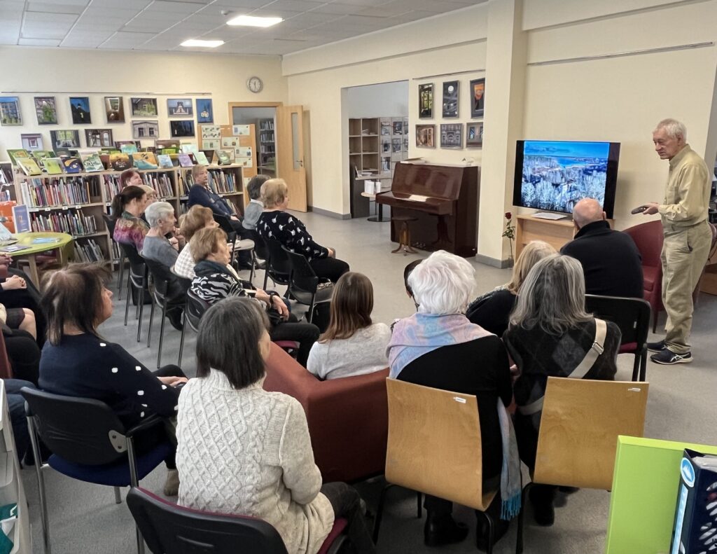 Tikšanās ar fotoizstādes “Logi” autoru Aleksandru Frīdemani