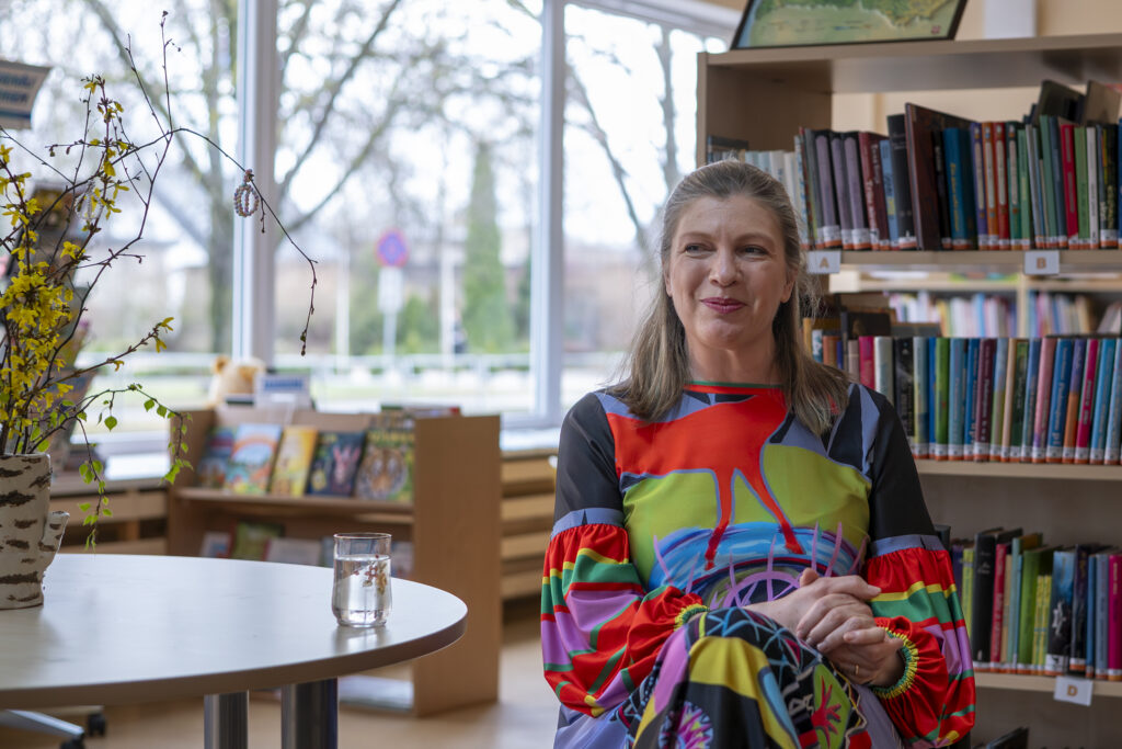 Daiga Gaismiņa ciemojas RCB filiālbibliotēkā “Strazds”