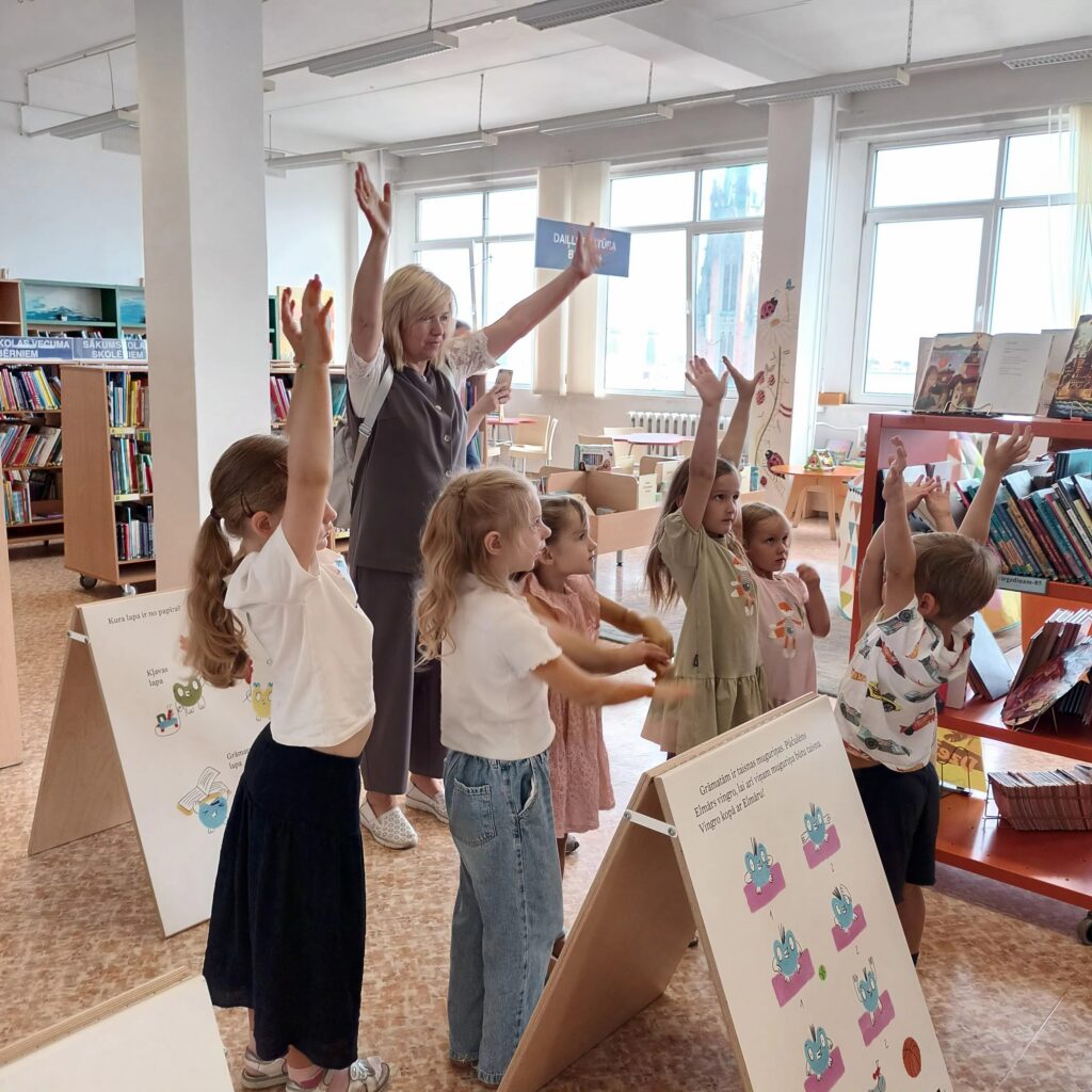 Vai grāmatai ir knābis Rīgas Centrālajā bibliotēkā