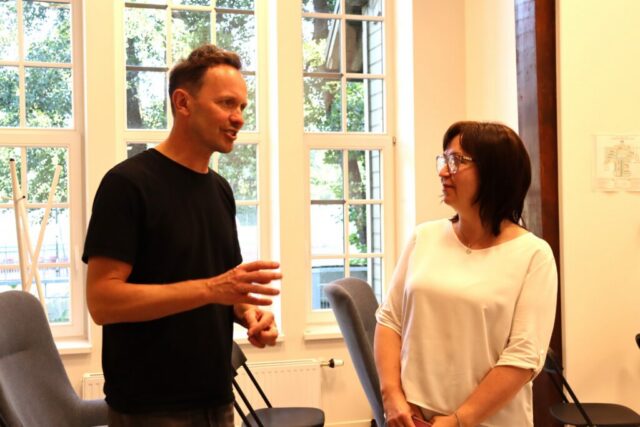 Sarunā ar dziedātāju RCB direktora vietniece Vineta Baško