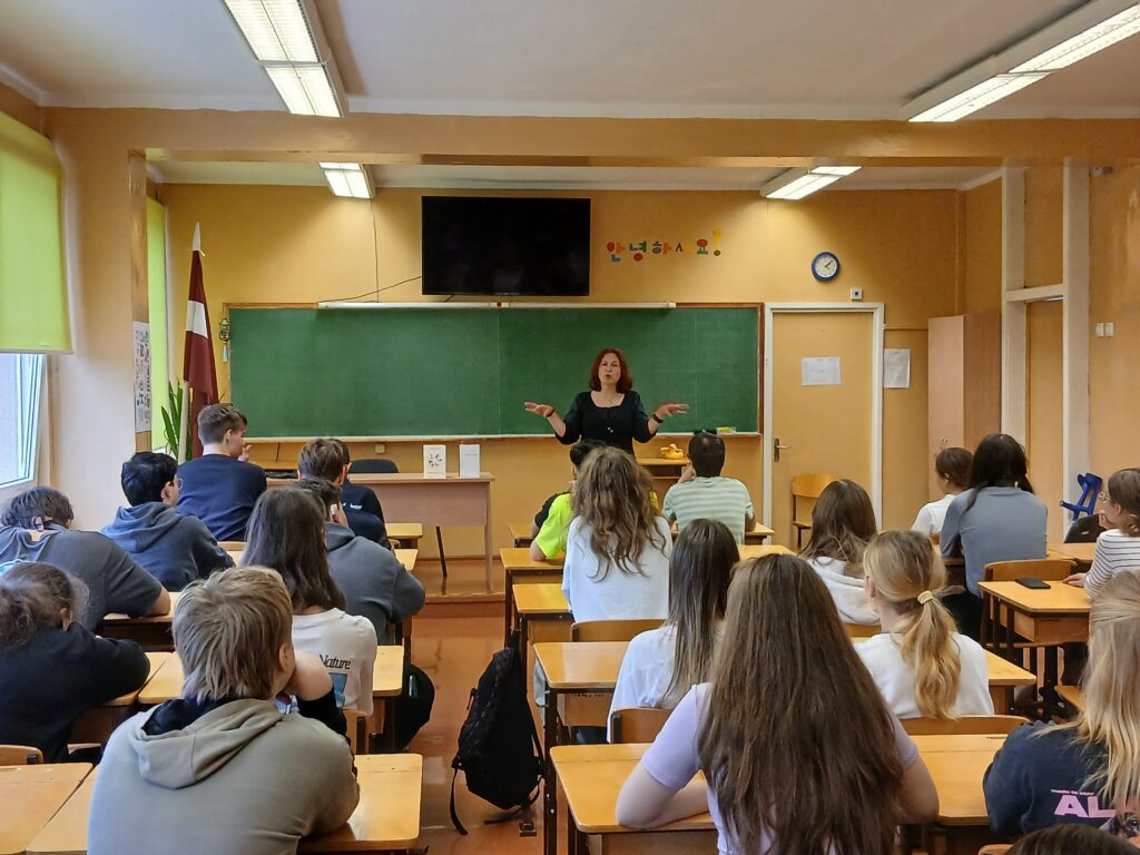 Satiec rakstnieci skolā